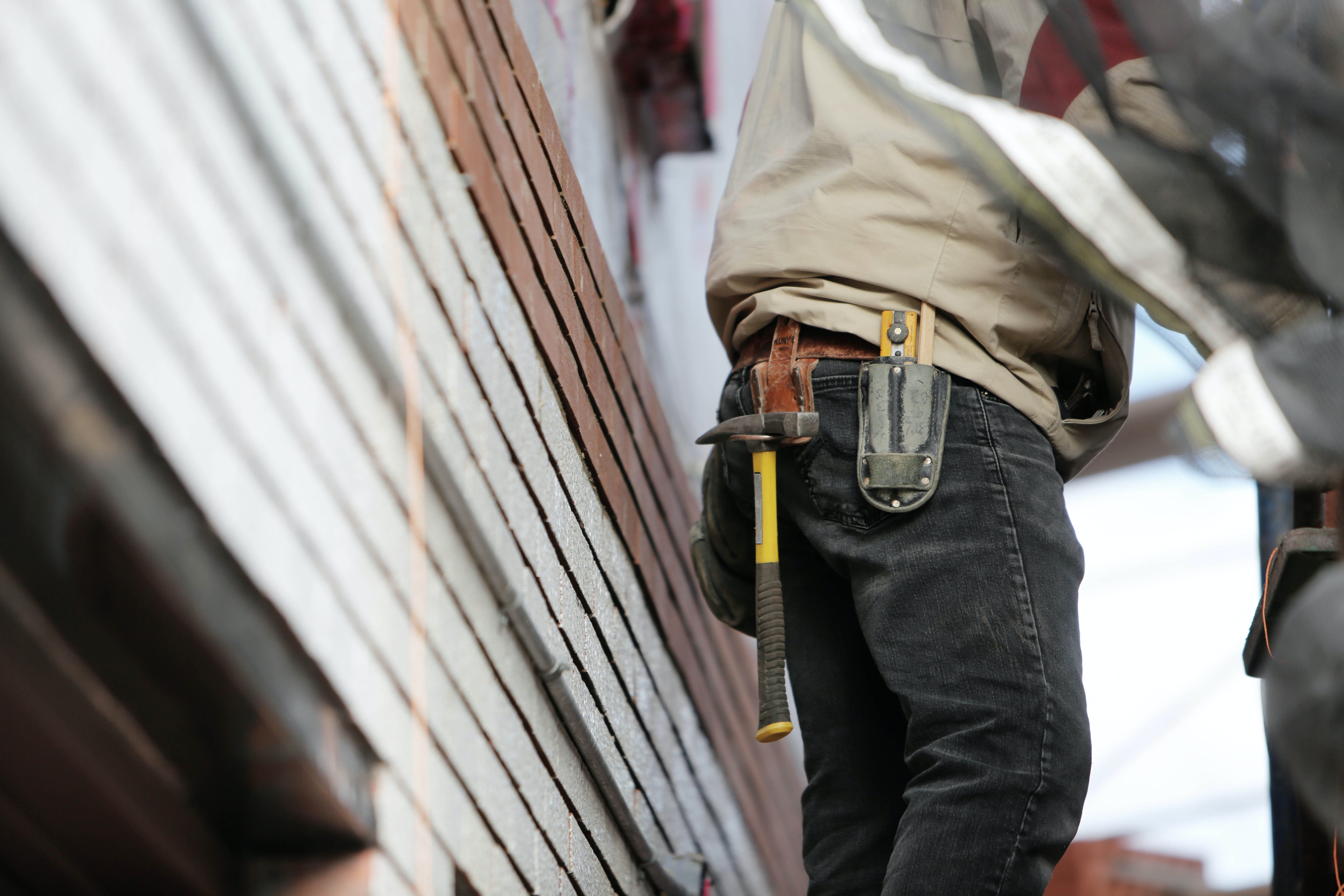 How to Find the Right Handyman for Your Home Projects